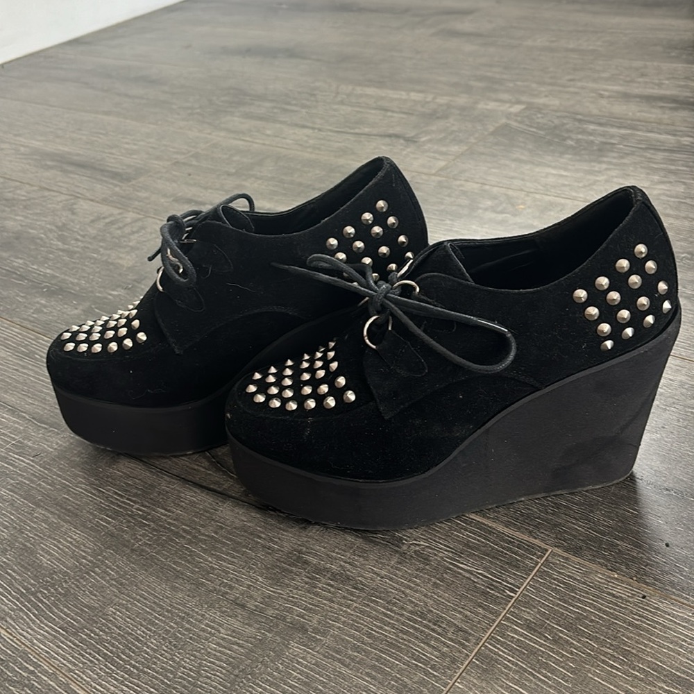 Studded platform creepers